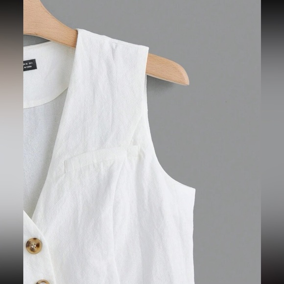 White Button Down Crop Tank top - Picture 3 of 4